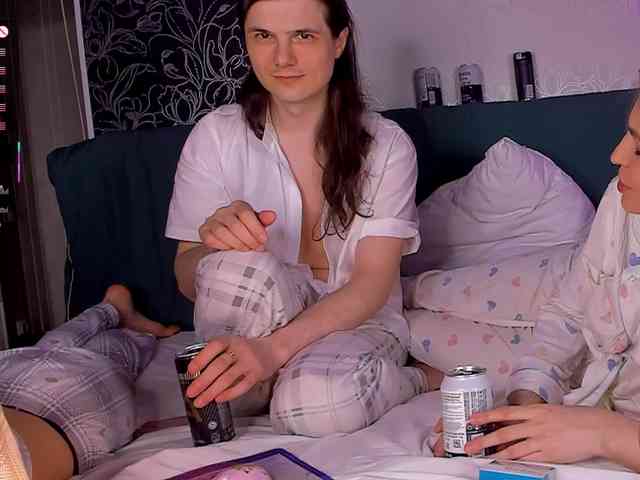 Модель: FuckinHotCouple