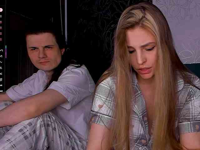 FuckinHotCouple webcam