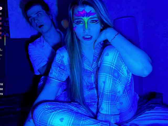 FuckinHotCouple webcam