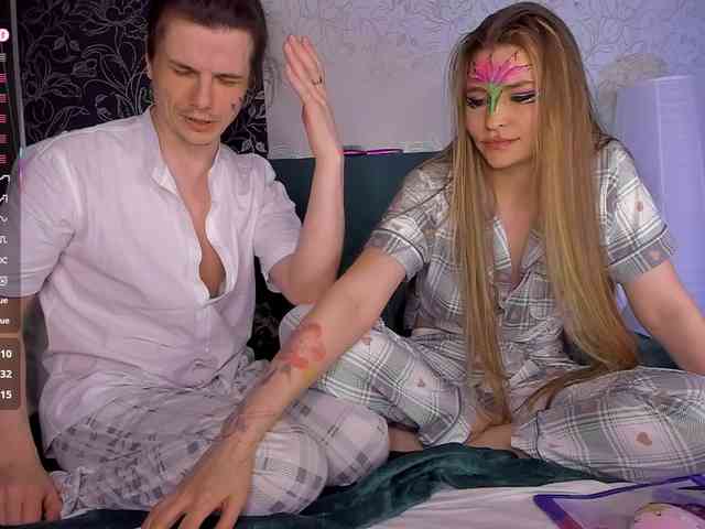 FuckinHotCouple webcam