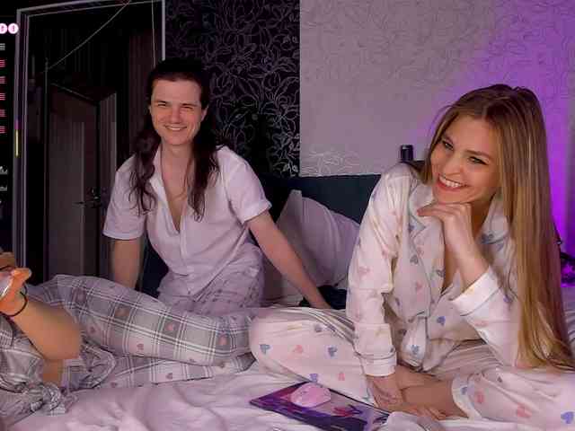 Модель: FuckinHotCouple