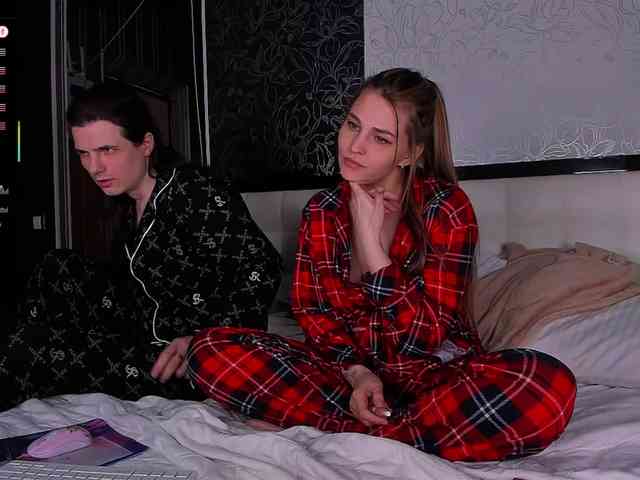 FuckinHotCouple webcam