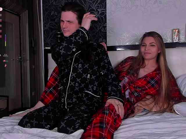 FuckinHotCouple webcam