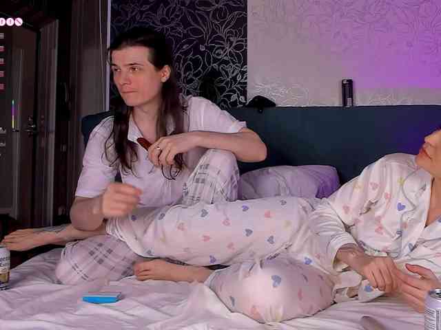 Модель: FuckinHotCouple