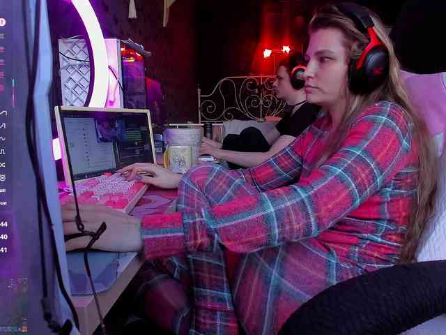 FukinHotCouple webcam