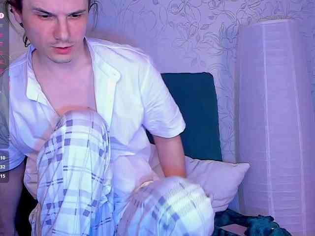 FuckinHotCouple webcam