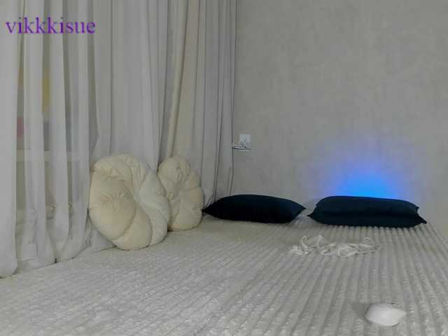 vikkkisue live cam on BongaCams