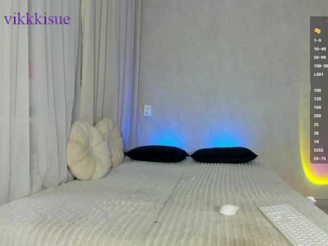 vikkkisue live cam on BongaCams