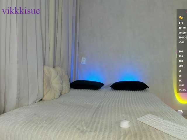 vikkkisue live cam on BongaCams