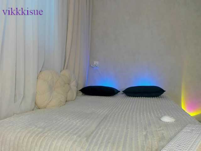 vikkkisue live cam on BongaCams