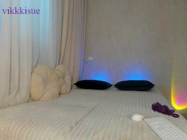 vikkkisue live cam on BongaCams