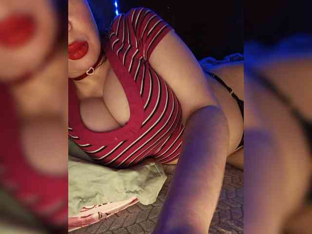 Model: Dakotarose