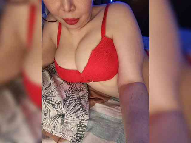Model: Dakotarose