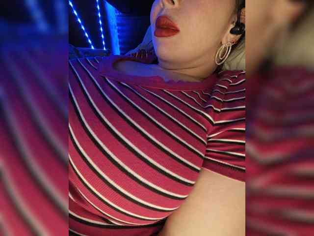 Model: Dakotarose