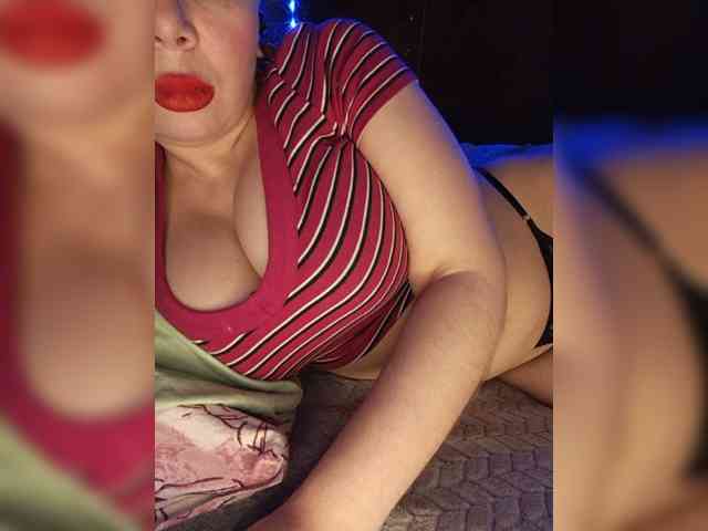 Model: Dakotarose