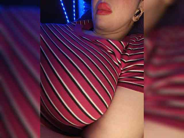 Model: Dakotarose