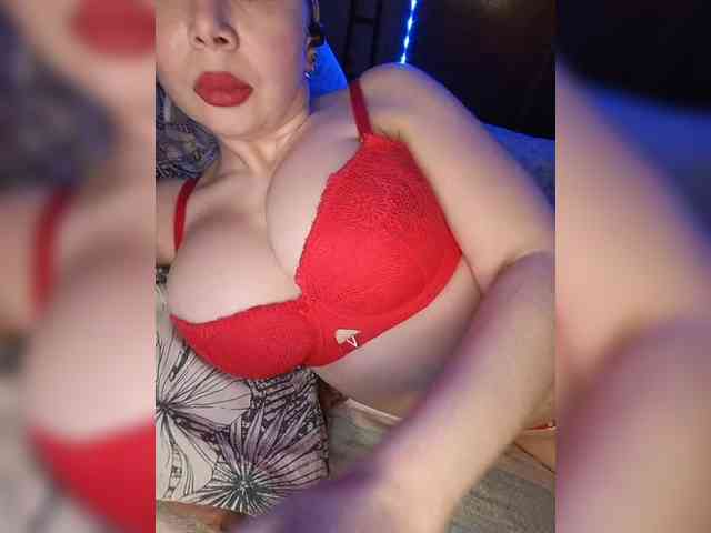 Model: Dakotarose