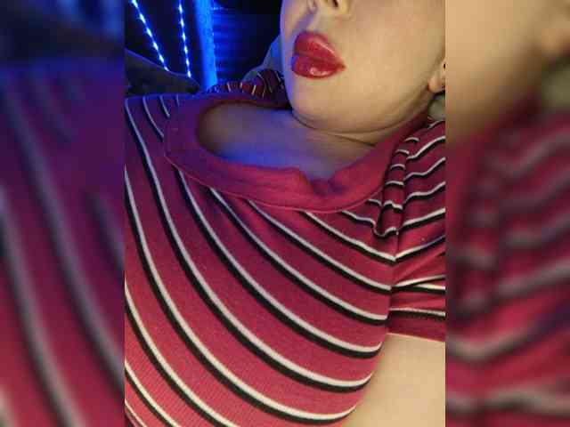 Model: Dakotarose