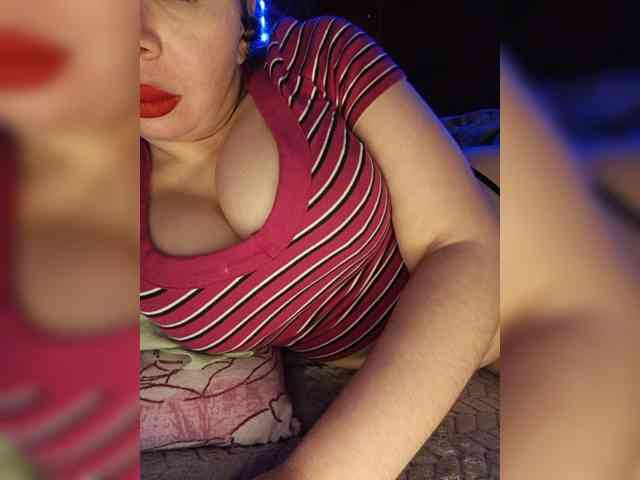 Model: Dakotarose