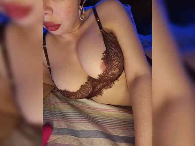 Model: Dakotarose
