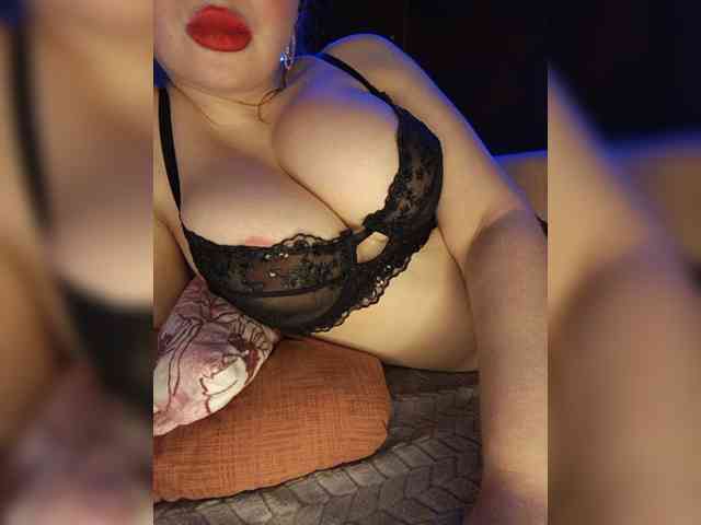 Model: Dakotarose
