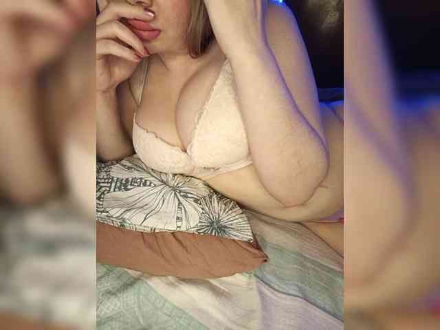 Model: Dakotarose