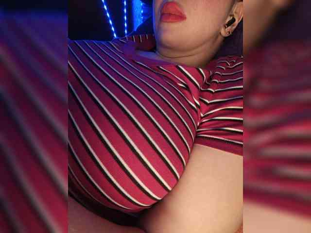 Model: Dakotarose