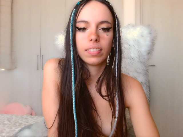 cutedayna live cam on BongaCams