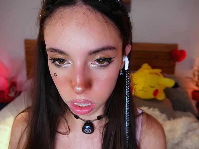 cutedayna live cam on BongaCams