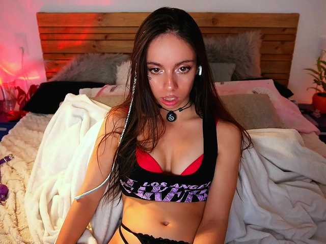 cutedayna live cam on BongaCams