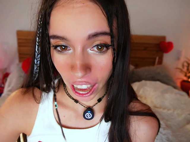 cutedayna live cam on BongaCams