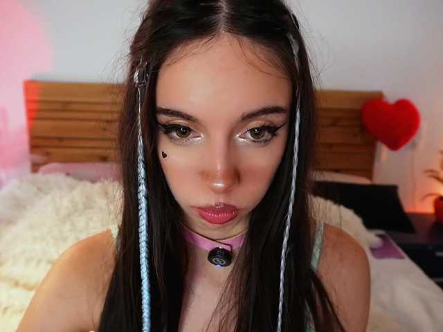 cutedayna live cam on BongaCams