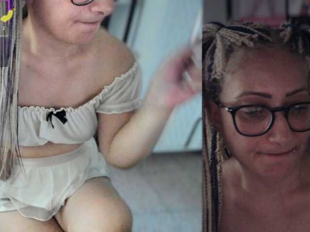 Bisexyeliz35 live cam on BongaCams