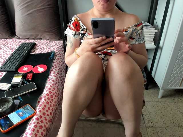 Bisexyeliz35 live cam on BongaCams