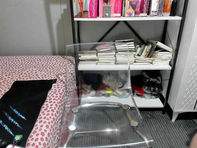 Bisexyeliz35 live cam on BongaCams