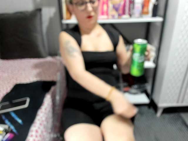 Bisexyeliz35 live cam on BongaCams