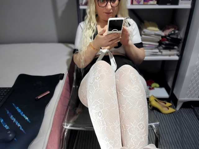 Bisexyeliz35 live cam preview