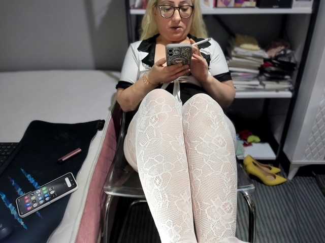 Bisexyeliz35 live cam on BongaCams