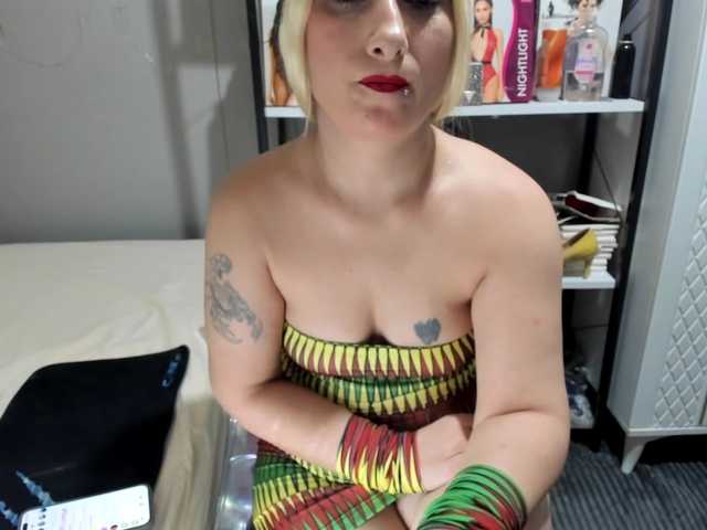 Bisexyeliz35 live cam on BongaCams