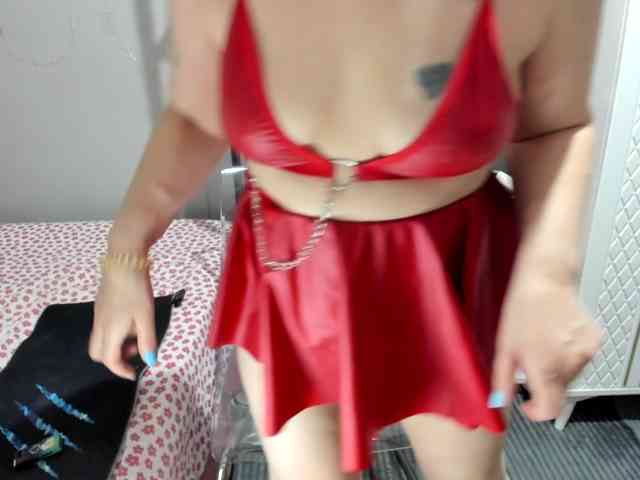 Bisexyeliz35 webcam