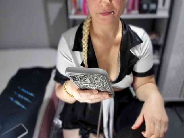 Bisexyeliz35 webcam