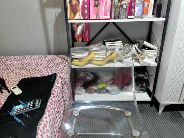 Bisexyeliz35 webcam