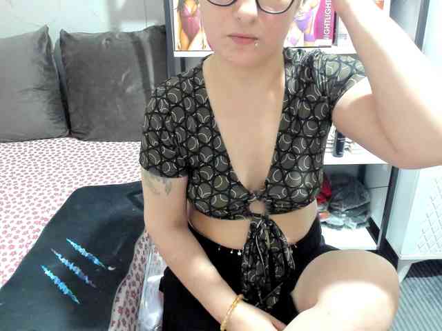 Bisexyeliz35 webcam