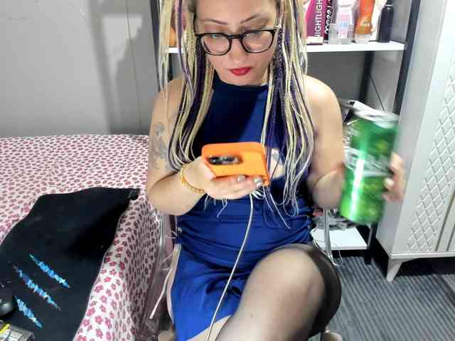 Bisexyeliz35 webcam