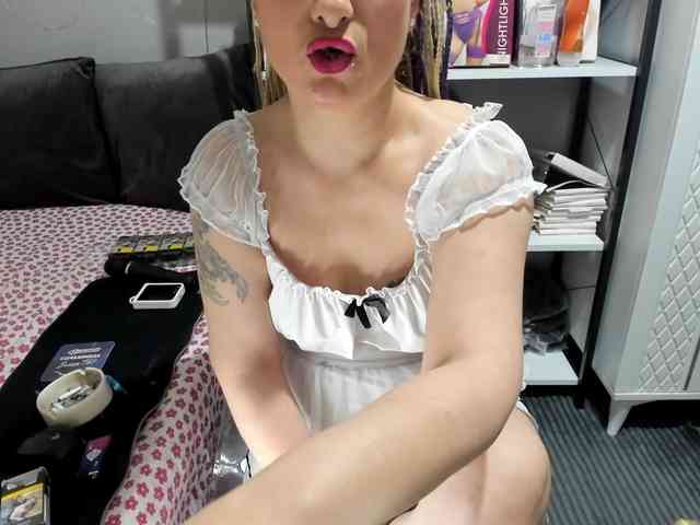 Bisexyeliz35 webcam