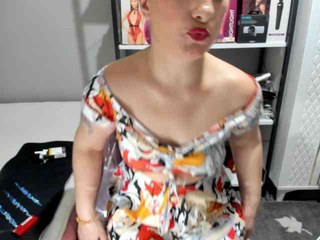 Bisexyeliz35 webcam