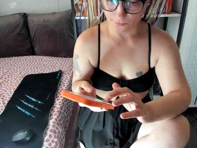 Bisexyeliz35 webcam