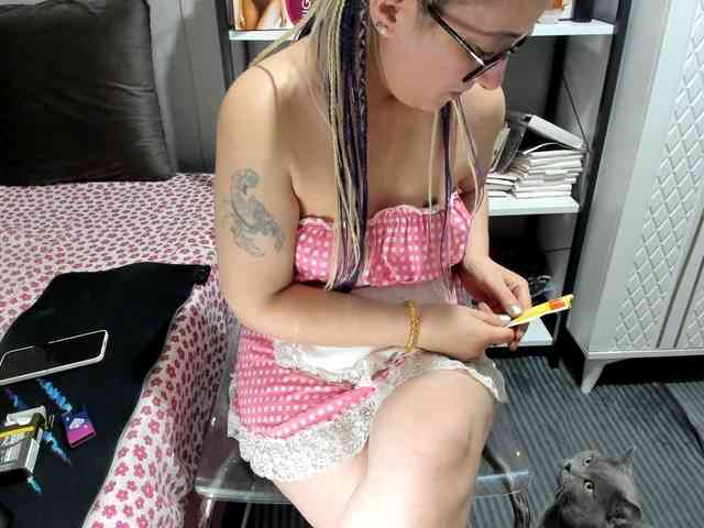 Bisexyeliz35 webcam
