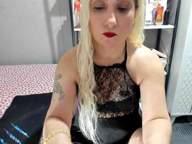 Bisexyeliz35 webcam