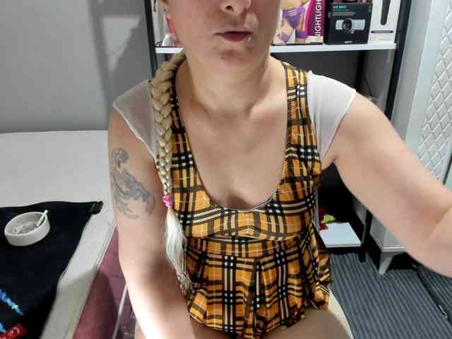 Bisexyeliz35 webcam